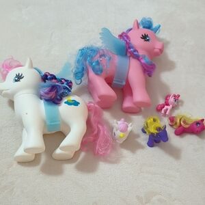 Magical Unicorn Play Set with Pink and White Unicorns